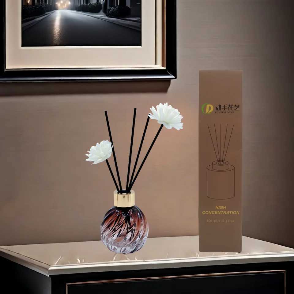 Bottle 100ml PinePatternedR oundG lassB ottlew ithR attana ndF oamF lowersB eautifulH omeD ecorationF ragranceD iffuserf orB edrooma ndL iving D260317