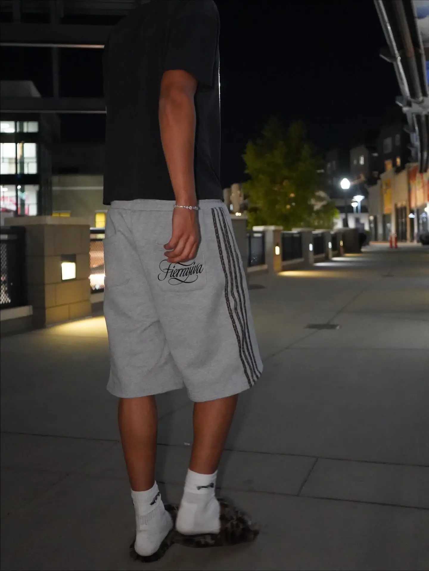 2026 Trendy Y2K Retro Side Tape Shorts Men Loose Fit Casual Sweat Shorts Hip Hop Strtwear Black Grey Two Colors Elastic Waist X260316