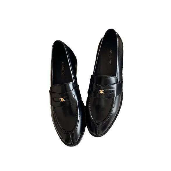 2026 womens shoes Low Heel Oxford Women's Round Toe British shoe rack Style Leather Version Triumph Gate Gold Buckle shoes for women Flats Comfor