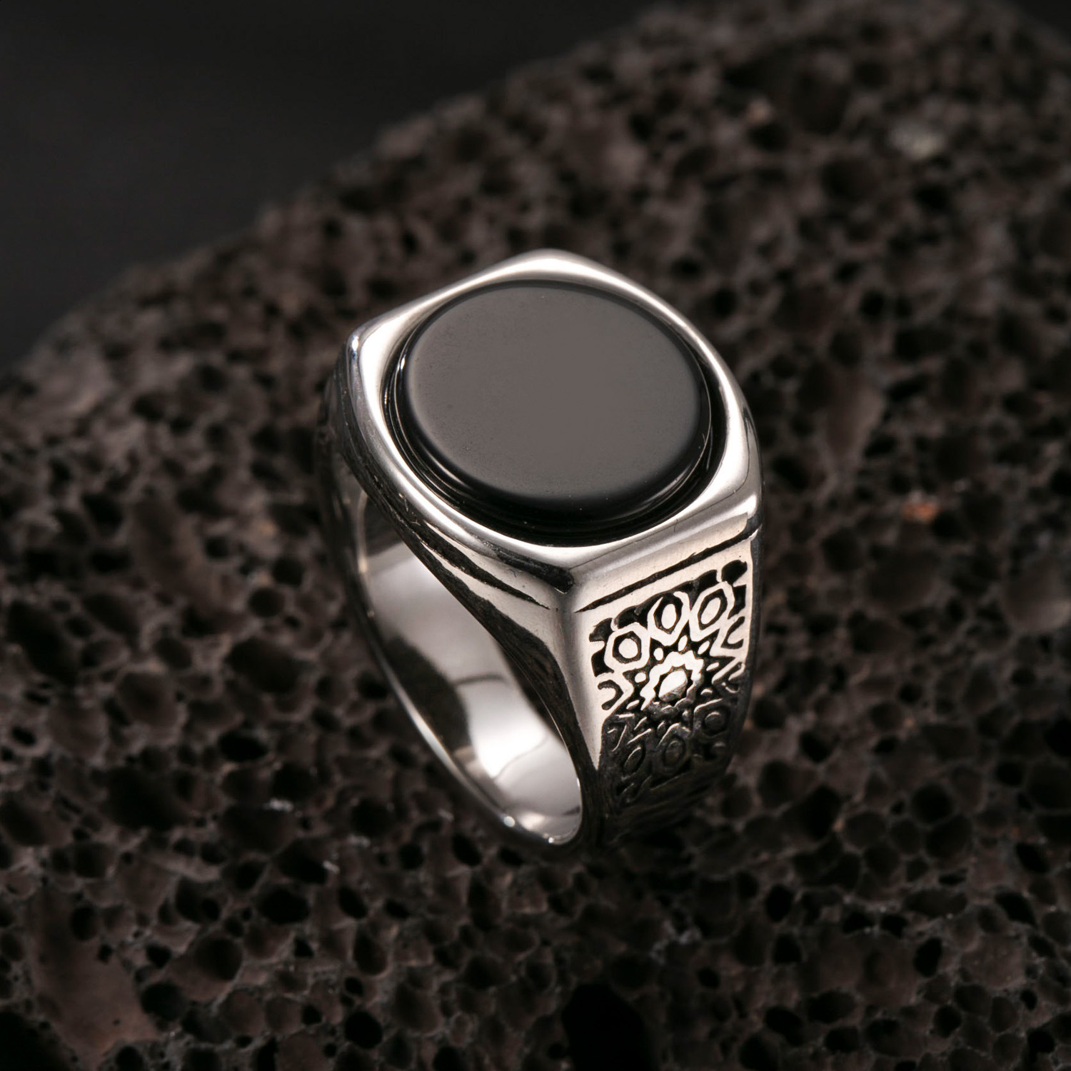 Vintage Ring Natural Black Onyx Ring Oval Round Stone Retro Fine Jewelry Gift Sun Shaped For Women Men 251022