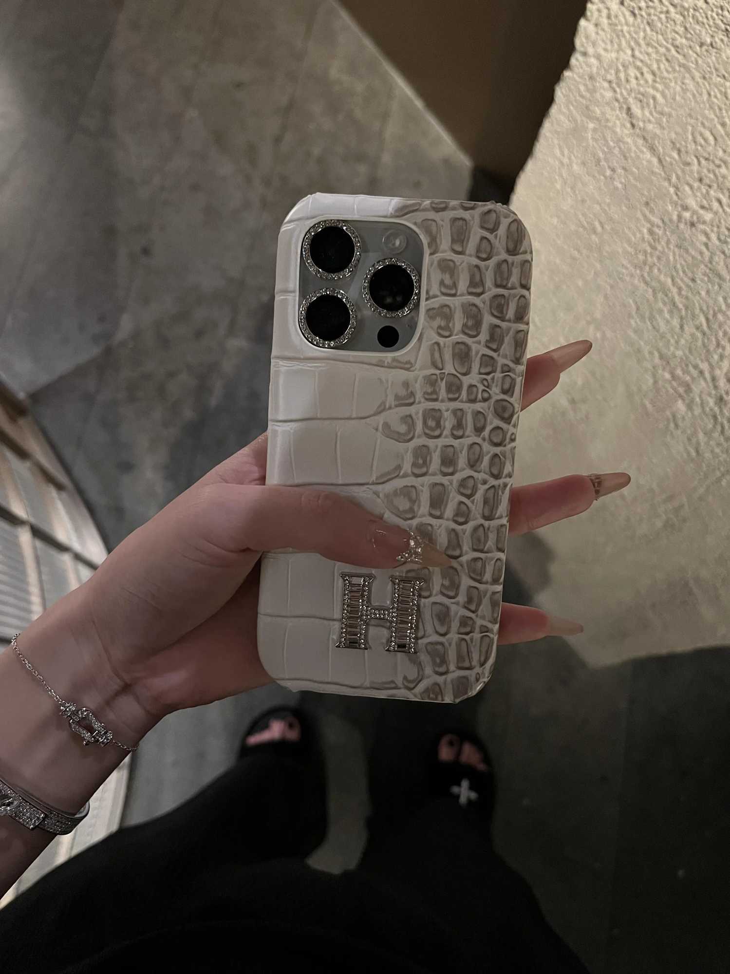 Light luxury crocodile leather rhinestone 16prax phone case iphone15 new iphone15pro advanced sense C260314