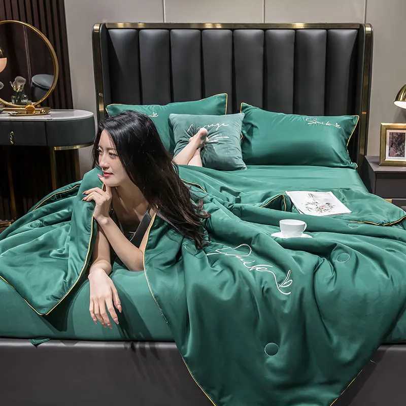 100 Washed Silk Summer Quilt Embroidery Smooth Ice Cooling Comforter for Bed Silky Solid Blanket Soft Cool Summer Blanket D2603171