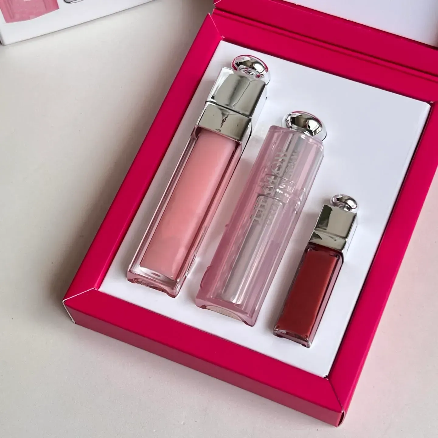 Brand Valentine Limited Edition Lip Care 3-Piece Set 3.2g Lipstick 001 6ml Plumping Gloss 001 2ml Mini Gloss 038 Care Balm Set Red Heart Butterfly Gift Set