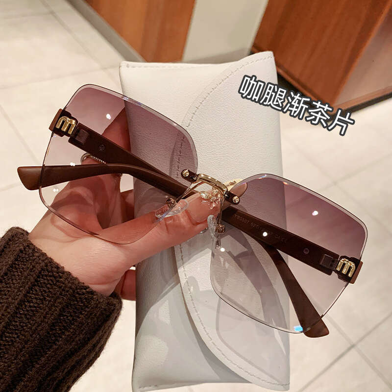 New Square Sunglasses Women Are Stylish And Sophisticated,Large Frame For Sun Protection Chunjinqiuli