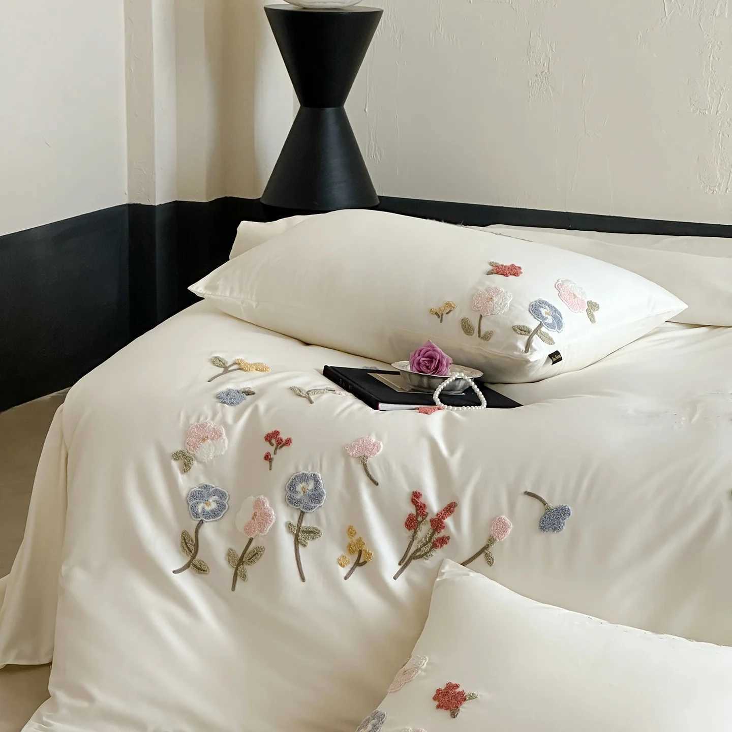 3 Piece Sheet Set flowers embroidery duvet cover Set comfortable Bedding Set Bedspread for All Season D260317