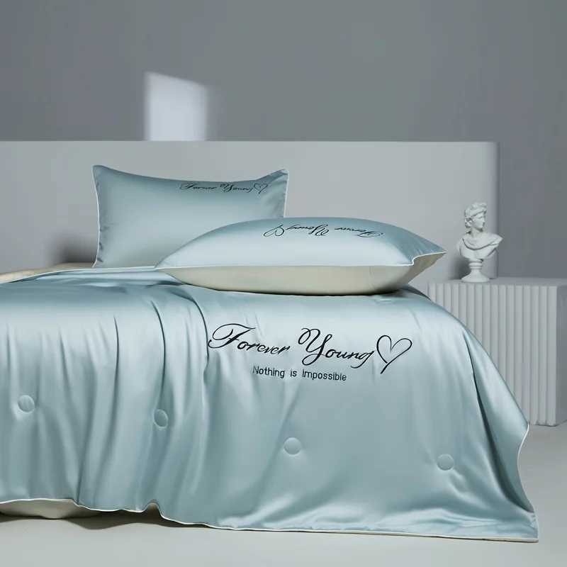 Luxurious 2-sided skin friendly fabric silky smooth touch high-quality coolness thin summer quilt Comfortable soft breathable D260317