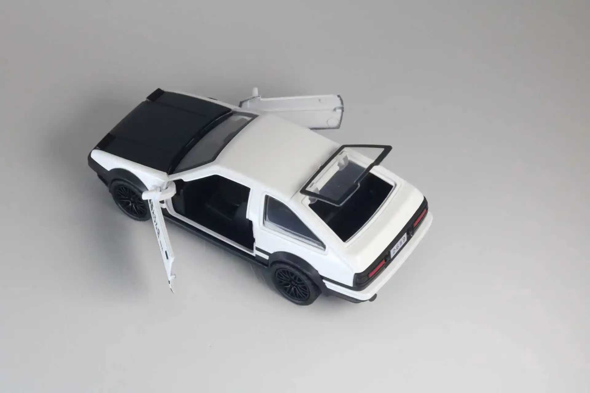 Bagged 136 AE86 pullback model imitation tofu cart Three doors can be opened headlights can be opened Die-cast metal D260317