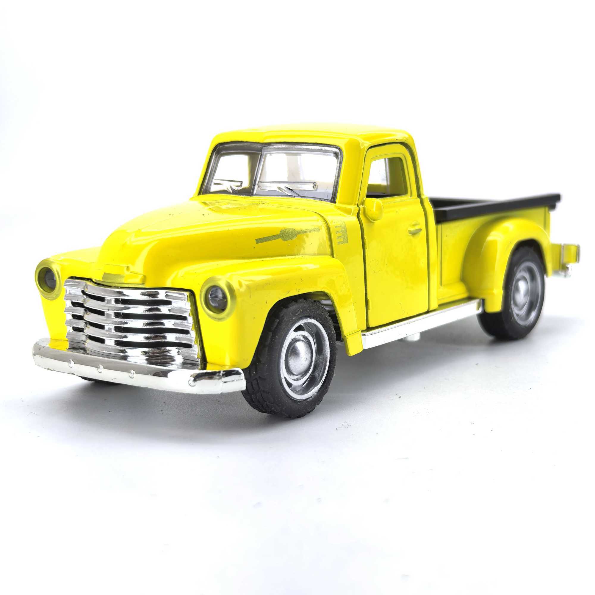Classic Retro Pickup Alloy Car Model 1/36 Scale Vintage Vehicle Imitation Collectible Toy D260317