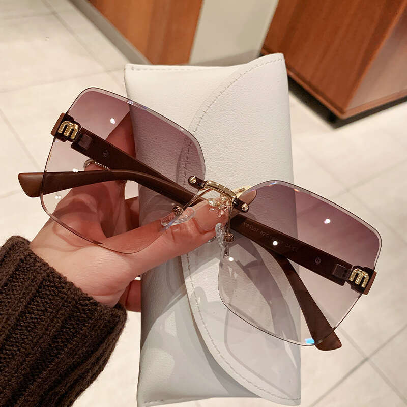 New Square Sunglasses Women Are Stylish And Sophisticated,Large Frame For Sun Protection Chunjinqiuli