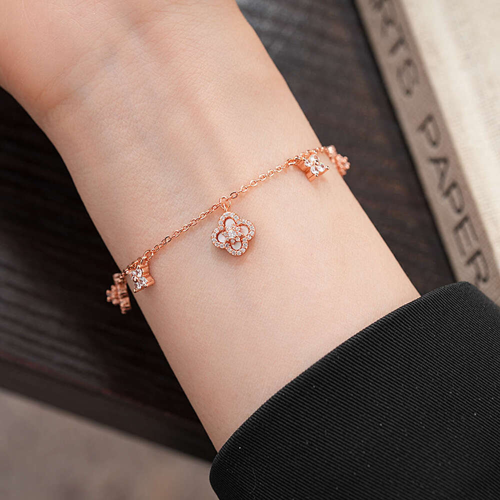 Necklace Simple Zircon Flower Necklace Light Luxury High End Feeling Collarbone Chain Exquisite Design Niche Jewelry Set Designer Jewelry Necklace Des - view 5