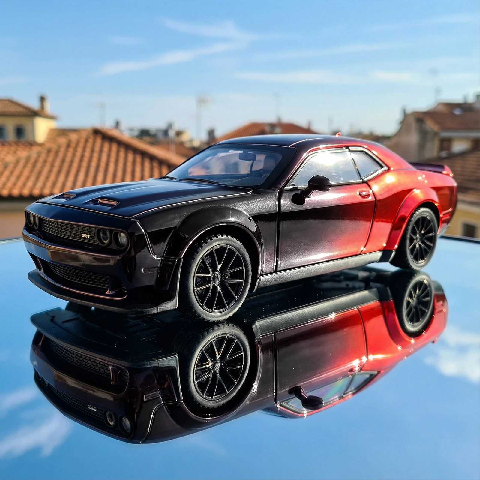 132 Dodge Challenger SRT Hellcat Redeye Supercar Alloy Metal Diecast Model Car Sound and Light Pull Back Childrens Toy Collect D260317