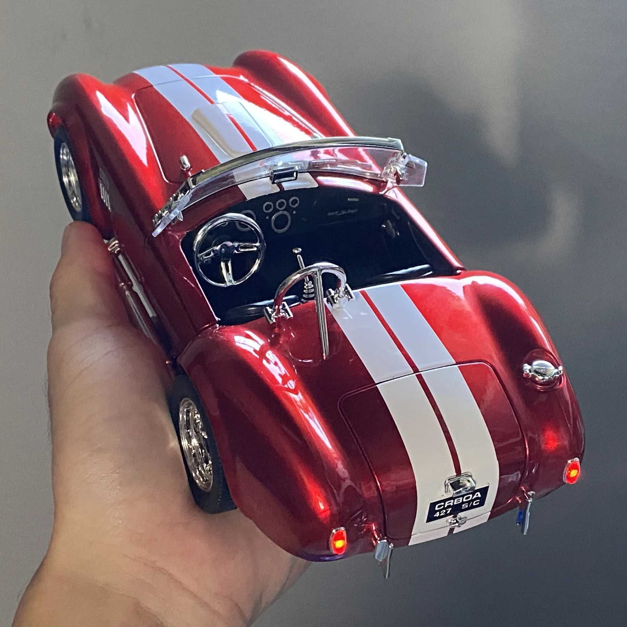 124 Ford Shelby Cobra 427 Roadster 1965 S/C Alloy Metal Diecast Model Classic Vintage Car Desktop Display Decoration Gifts Boys D260317