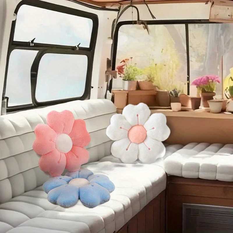 1Pc Soft Plush Daisy Flower Throw Pillow - Cozy Decorative Cushion for Bed Sofa White/Pink Adorable Floral Desig D260317