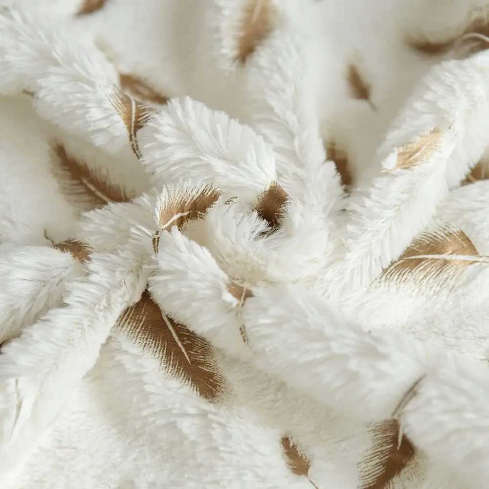 Gold Feather Pillow Covers Decorative Pillows for Sofa Car Plush Christmas Throw Pillows Cover Nordic Cushion Cover 45x45 Velvet D260317