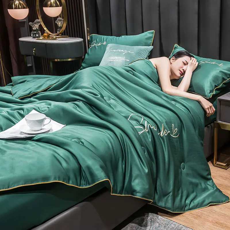 100 Washed Silk Summer Quilt Embroidery Smooth Ice Cooling Comforter for Bed Silky Solid Blanket Soft Cool Summer Blanket D2603171