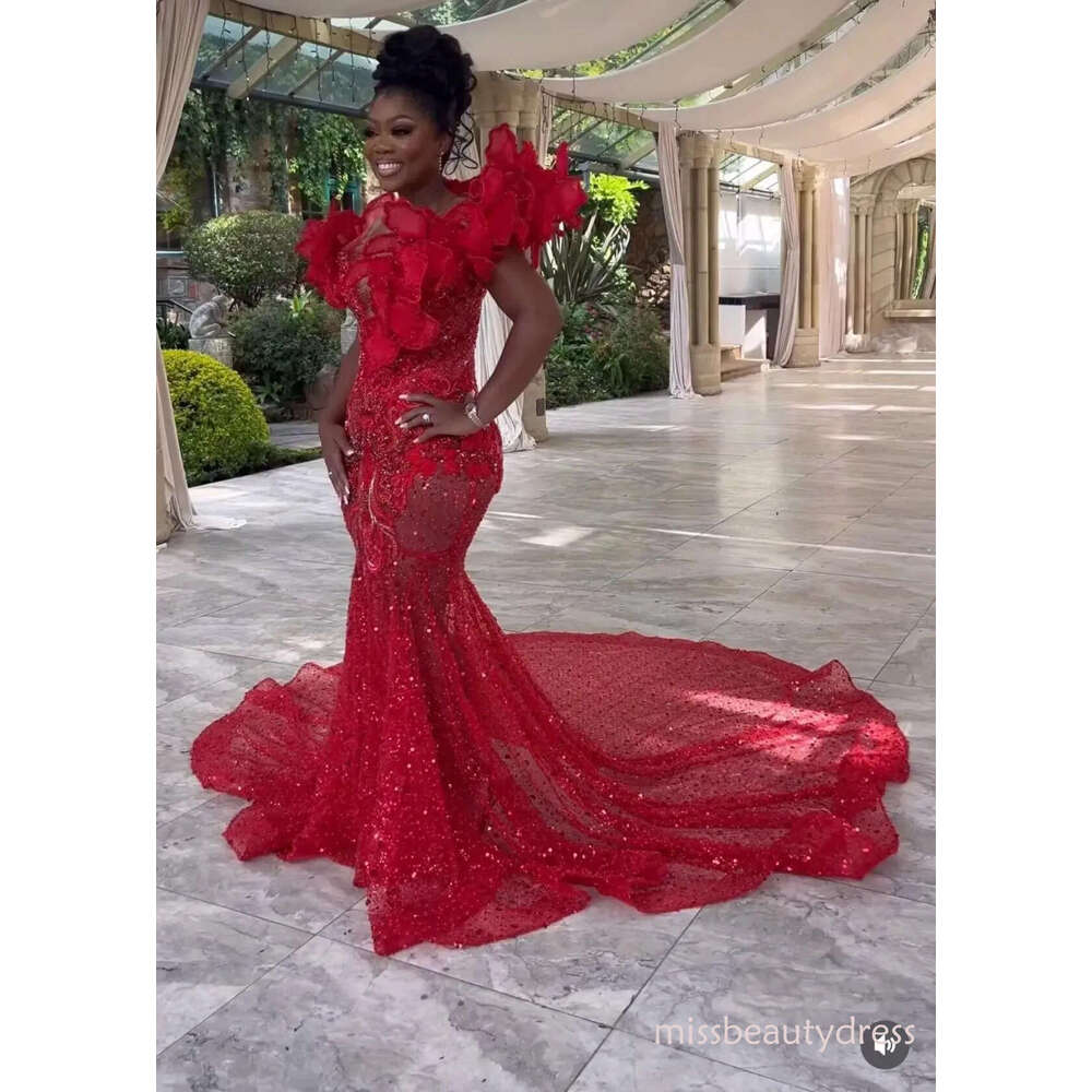 Customized Red Prom Dresses for African Women - Formal Evening Gowns with Lace Appliques