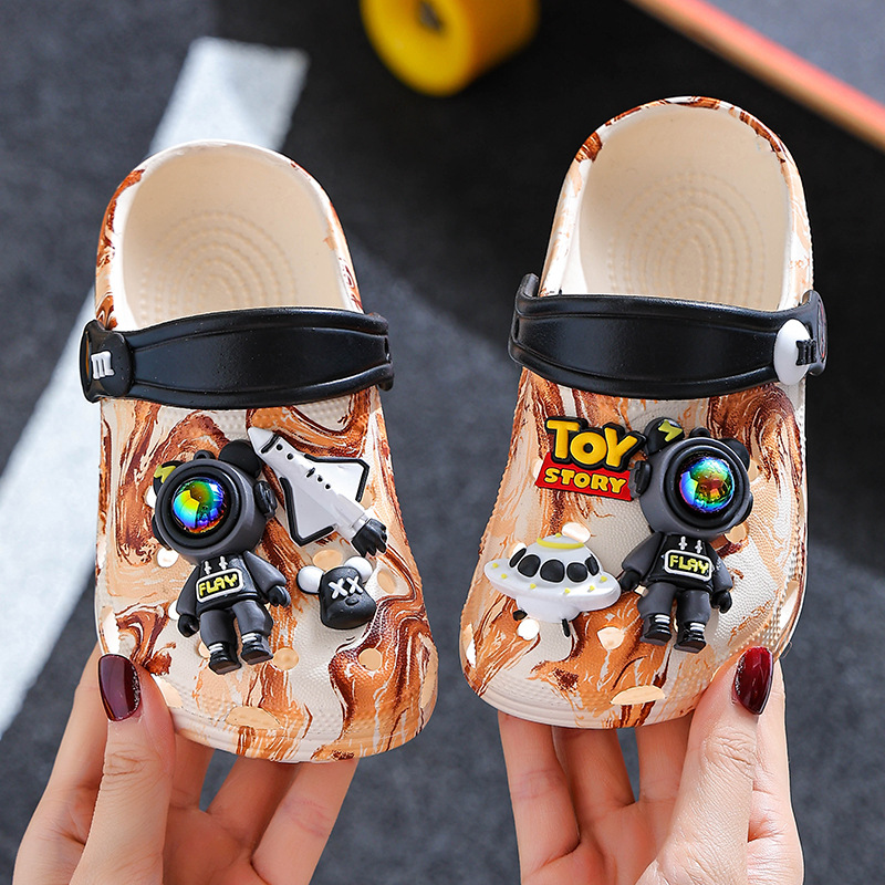 Kids Casual Clogs Toddler Sandals Space Theme Slippers Non-Slip Kids Shoes Soft EVA Slippers Summer Beach Shoes Pool Shower Slippers Indoor Outdoor Sl