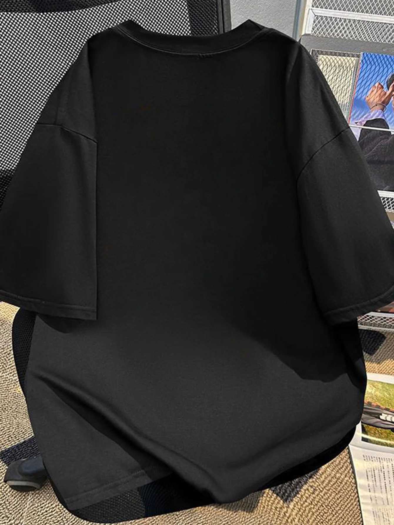 The New Summer Short-sleeved T-shirt for Men Features A Cartoon Cat Pattern and Made 100 Cotton A Loose Fit Trendy Fashionable M260317