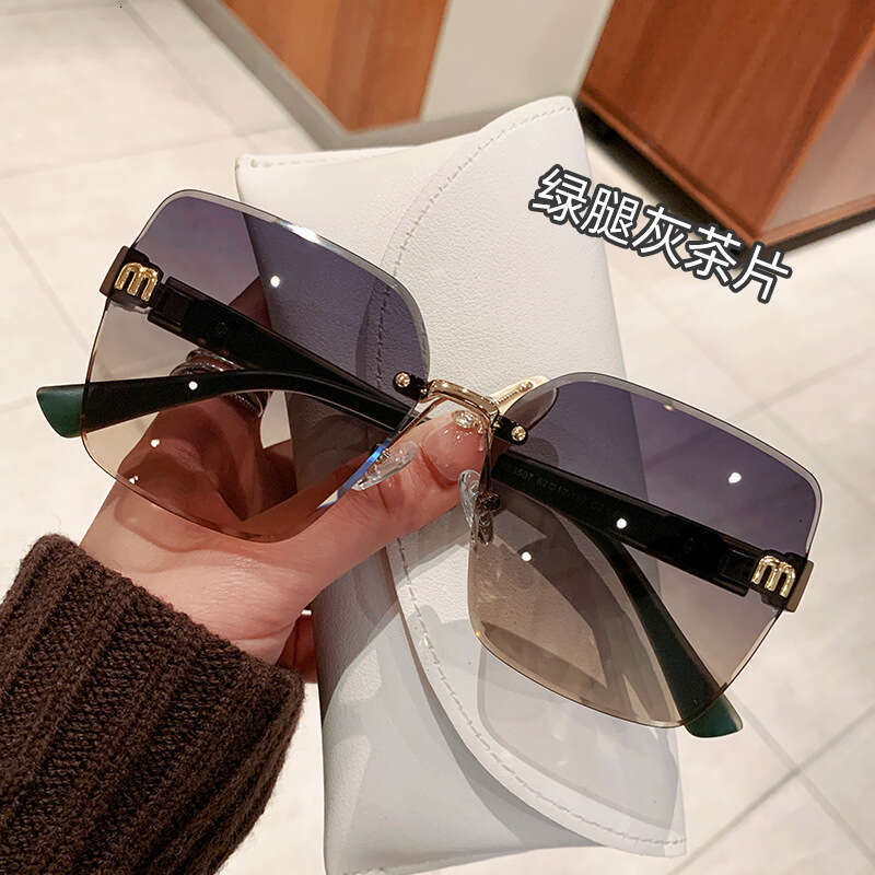 New Square Sunglasses Women Are Stylish And Sophisticated,Large Frame For Sun Protection Chunjinqiuli
