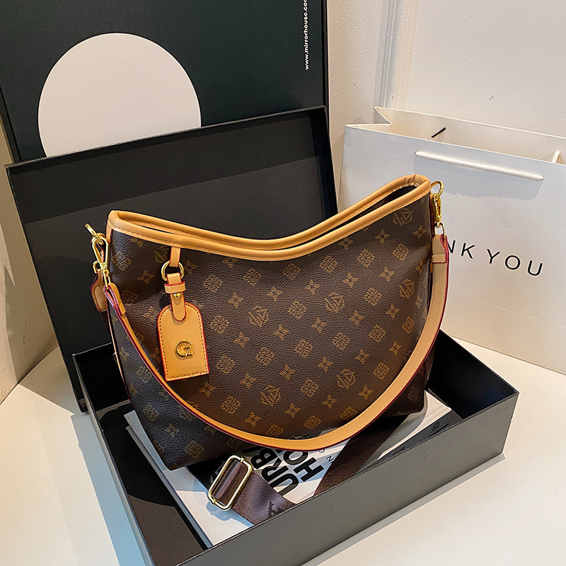 Large capacity tote bag, new fashion women's crossbody bag, retro commuter shoulder tote, vintage print luxury handbag, niche design underarm car