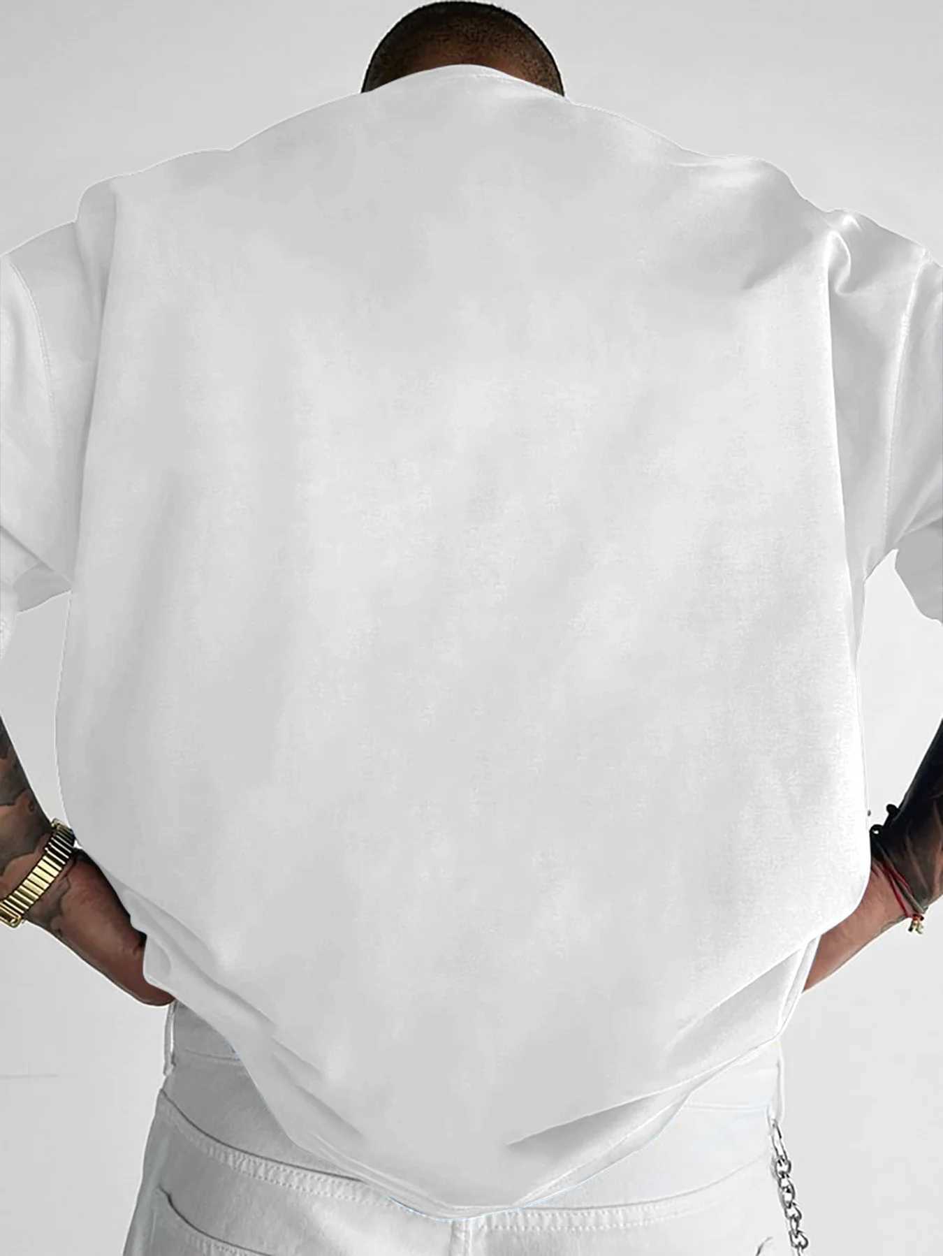 Summer Men Loose T-Shirt Street Graffiti Style Headphones Playmate Bear 100 Cotton Material Suitable for Daily Casual Wear M260317