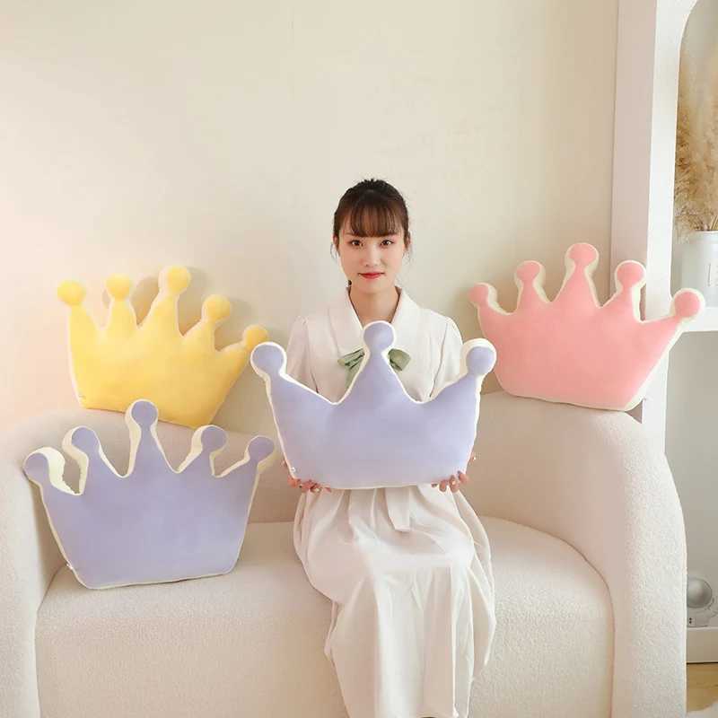 Adult Crown Pillow Sofa Cushion Living Room Bedroom Bedside Bay Window Light Luxury Exquisite Shape Decor Comfort Pillow D260317