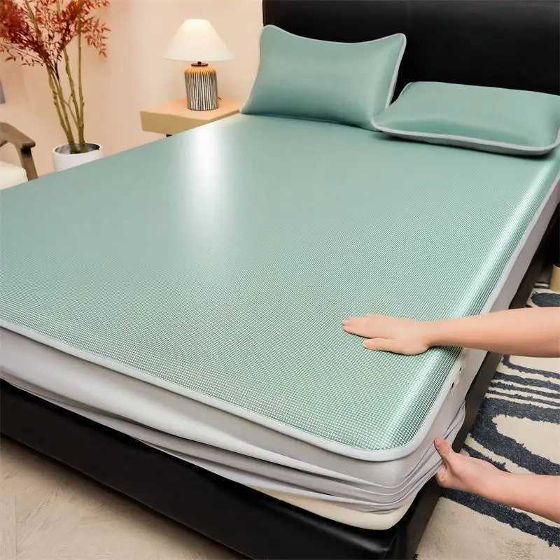 2025 new carbon light ice silk mat mattress model single-piece three-piece set solid color light luxury cool mat mattress model D260317