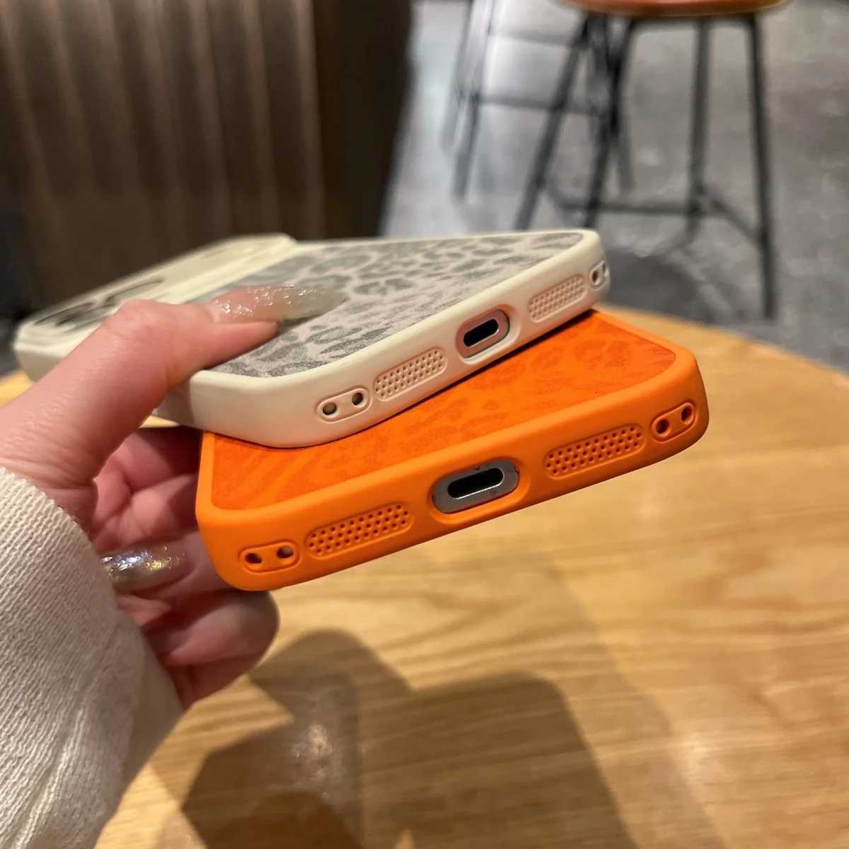 Fashion Leopard Print Leather Texture Phone Case For iPhone 17 16 15 14 13 Pro Max Instant Turn 17 Large Window Shockproof Cover C260314