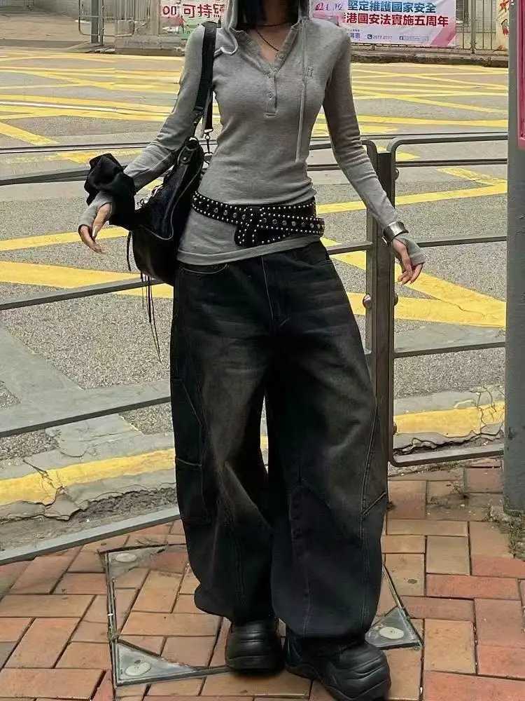 Womens High Waist Wide Leg Black Denim Jeans Vintage Washed Pocket Letter Patch Detail Y2K Streetwear Loose Cargo TrousersT260317