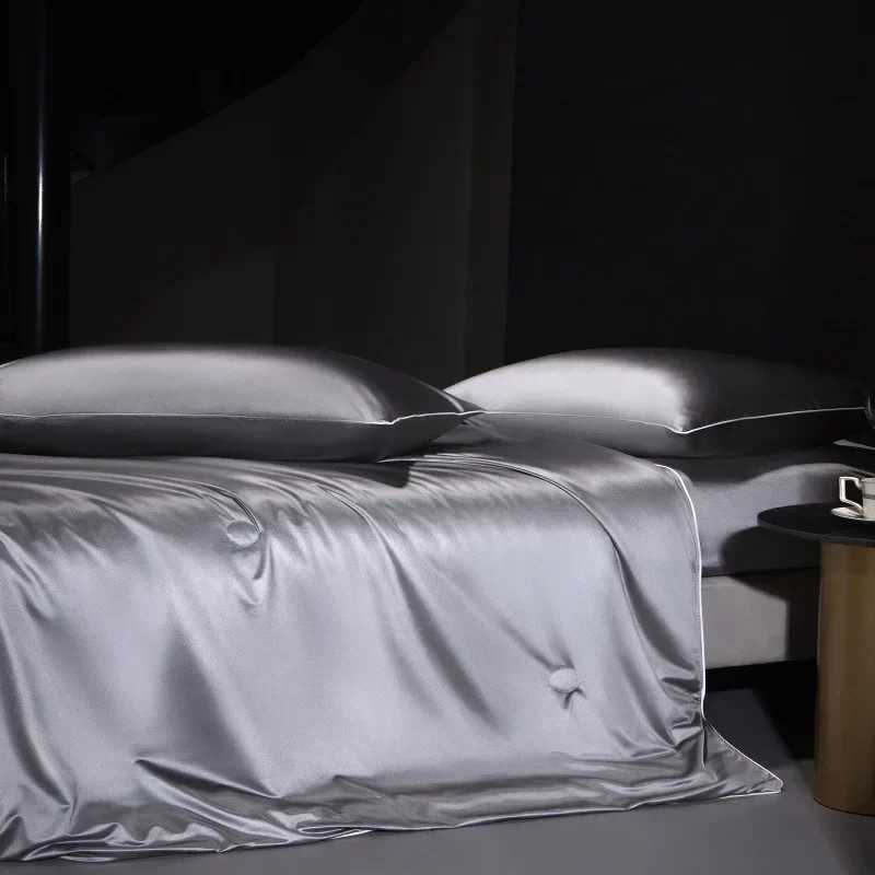 New light luxury cool feeling ice silk summer cool quilt four-piece machine washable air conditioner quilt washed silk quilt D2603171