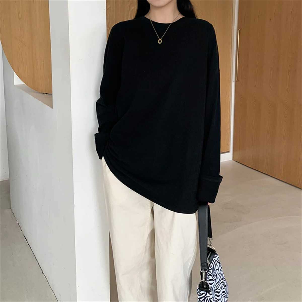 Fashion Autumn Long Sleeve T-Shirt Basic Tee Shirt Oversize Elegant Leisure Women Casual O-neck Tshirt Black White StreetwearT260317
