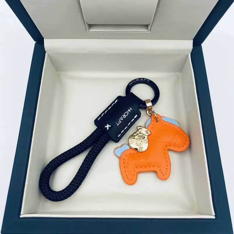 Handmade Leather Car Key Chain Pendant Exquisite and Simple Personalized Key Chain Rope for Men and Women H260318 - view 7