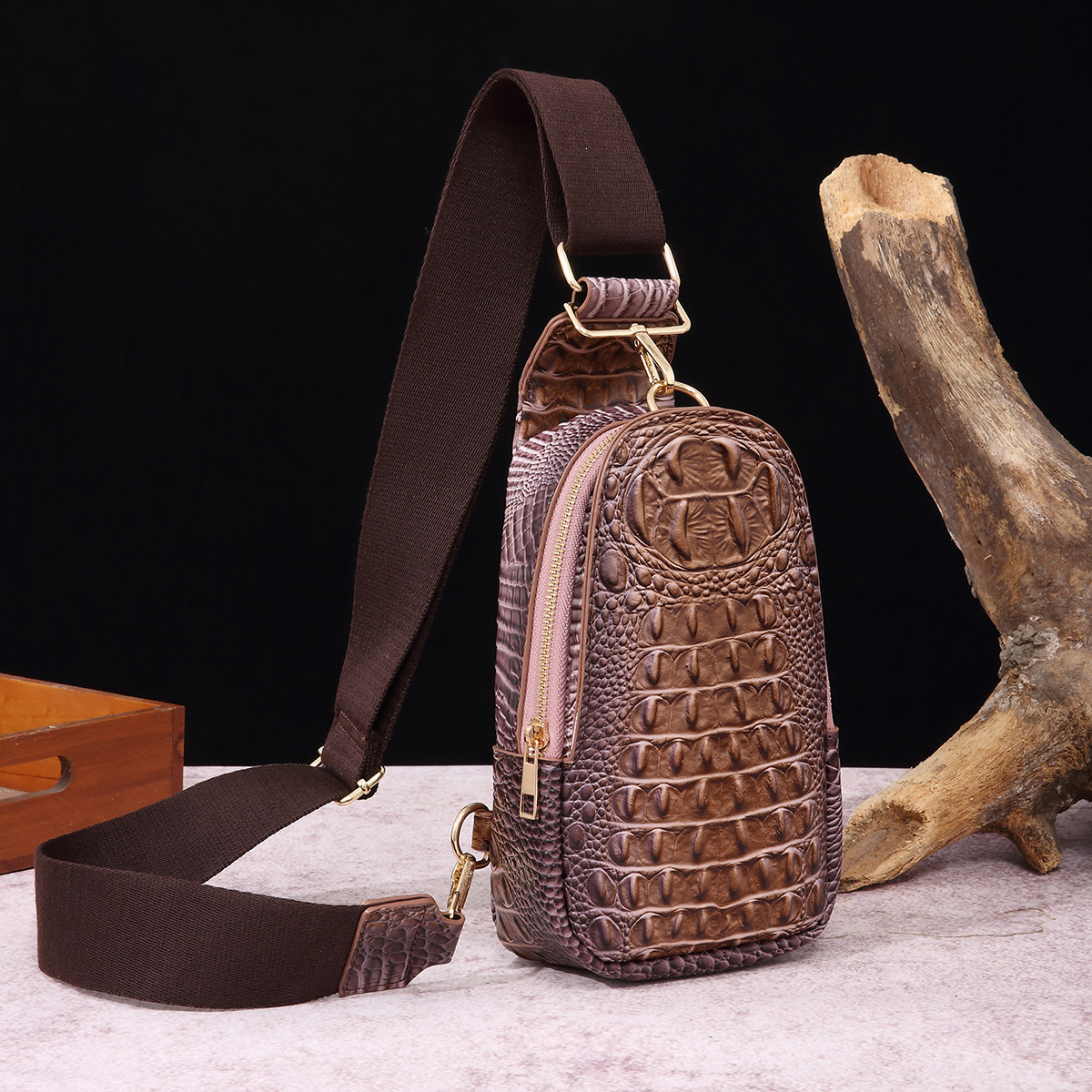 European and American Retro Fashion Wide Shoulder Strap Women's Chest Bag Waist Bag Crossbody Bag Crocodile Pattern Brahmin Amazon Independent St