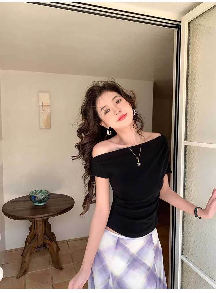 Womens One-Shoulder Short-Sleeved T-Shirt Fitted Stretch Slimming Elegant Top White T-ShirtT260317