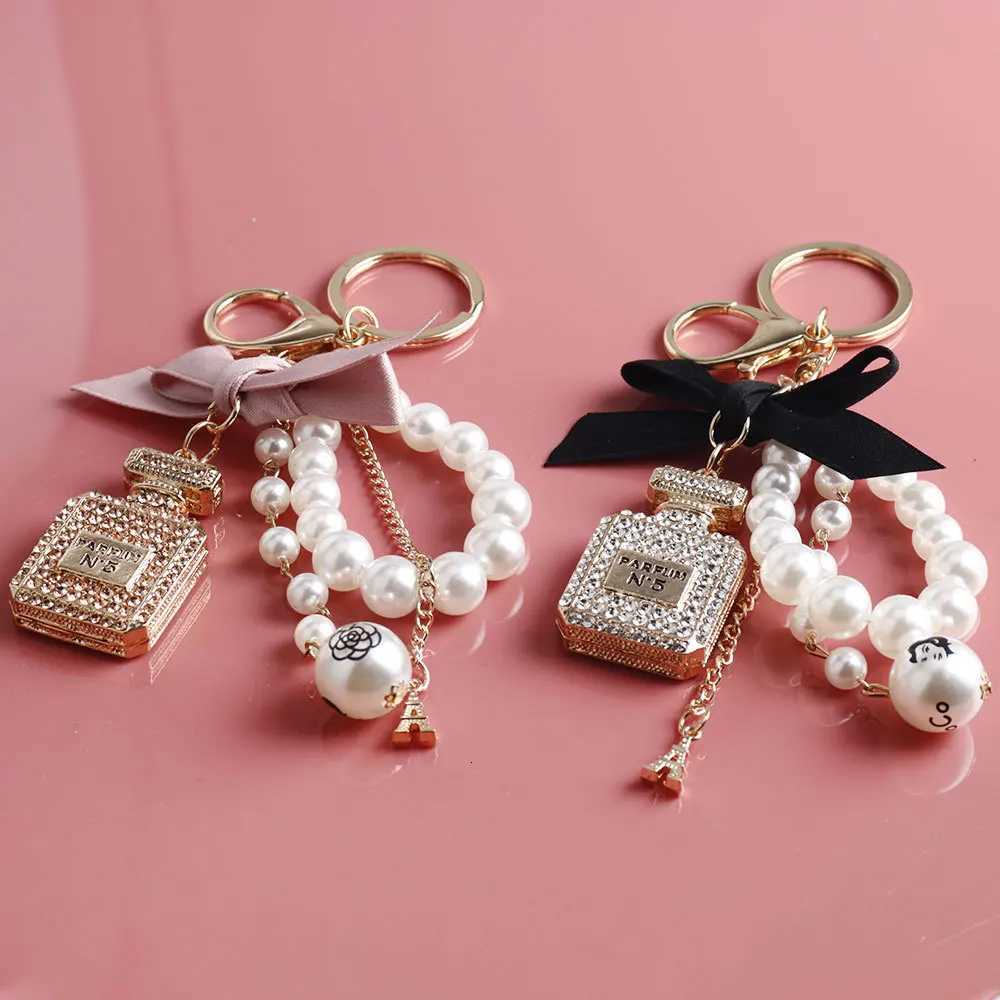 4PCS Fashion Perfume Shape Keychain Ribbon Bow Knot Key Rings Decoration Gifts Imitation Pearls Tassel Key Buckles Friends Gifts H260318 - view 4