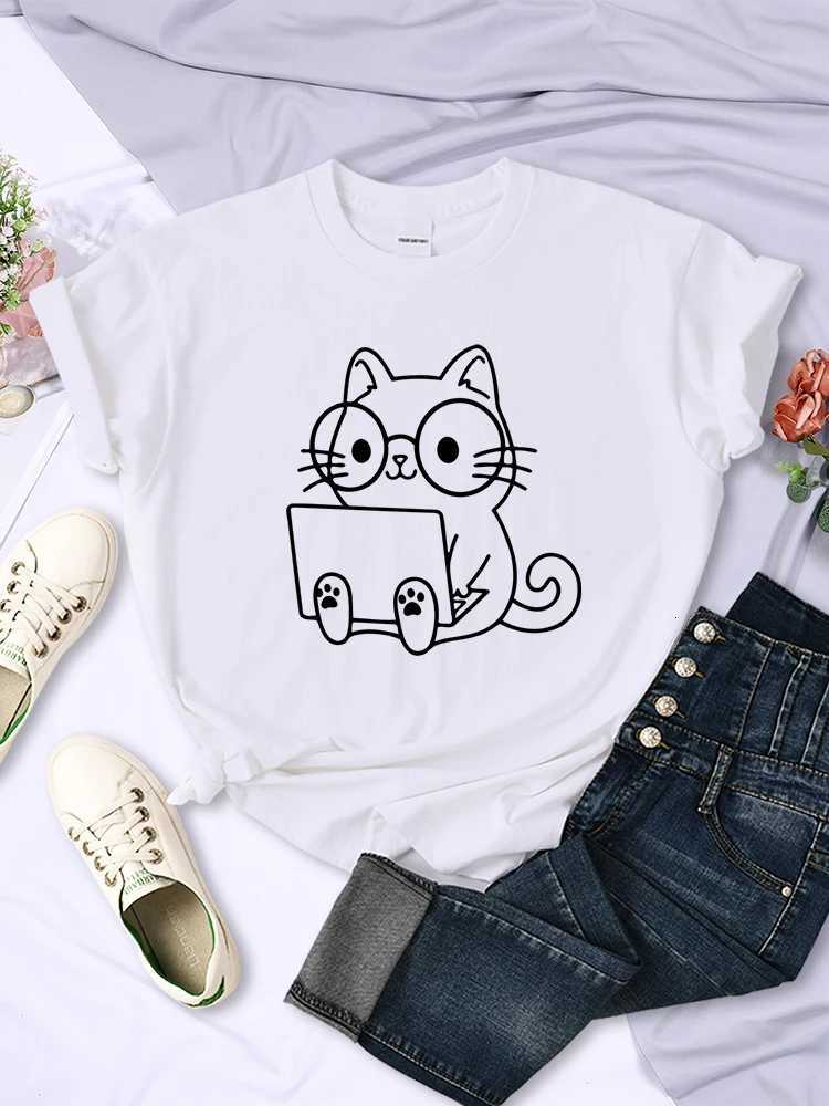 Careful Study Of Work Cat Sketches Women T-Shirt Personality Trend Casual Tee Clothing Street Creative Tops Female Short SleeveT260317