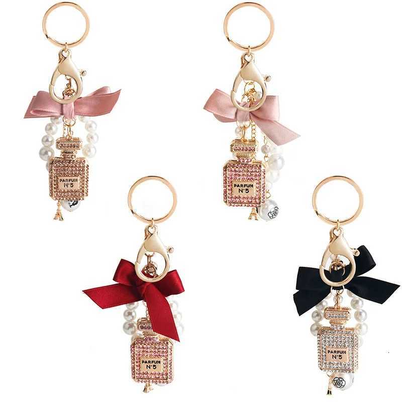 4PCS Fashion Perfume Shape Keychain Ribbon Bow Knot Key Rings Decoration Gifts Imitation Pearls Tassel Key Buckles Friends Gifts H260318