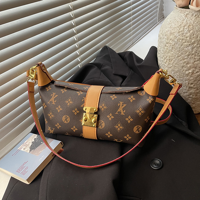 Designer New High Quality Luxury Crossbody Bag Temperament Law Stick Bag Underarm Bag Retro Fashion Versatile Single Shoulder Crossbody Fashionable Ou - view 7