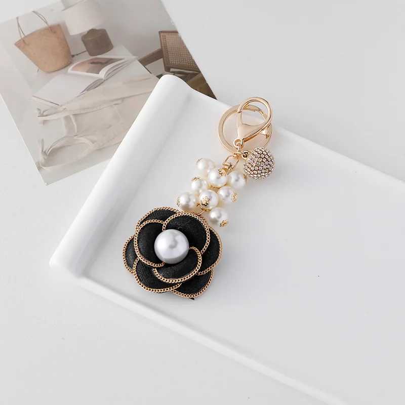 Boutique French Fragrant Breeze Pearl Perfume Chain Camellia Flower Keychain Car Key Bag Charm Women Girl Keyring Gift Jewelry H260318 - view 7