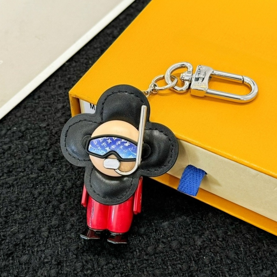 Designer Sunflower Bag Charm Luxury Candy Heart Keychain Keying Bag Charms Letter Pendant Fashion snowboard keychains