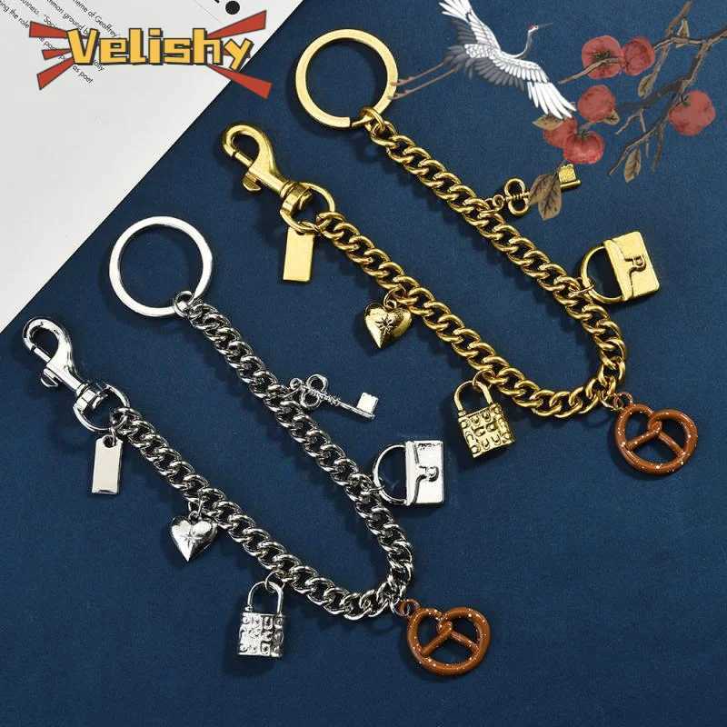 Versatile Biscuit Heart Keychain Bag Charm Pendant For Women Trendy Messenger Bag Hanging Chain Bag Decoration Accessories Gifts H260318 - view 4