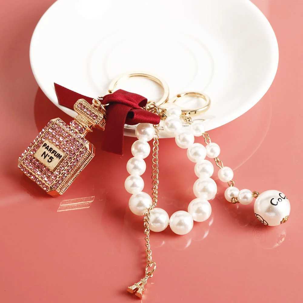 4PCS Fashion Perfume Shape Keychain Ribbon Bow Knot Key Rings Decoration Gifts Imitation Pearls Tassel Key Buckles Friends Gifts H260318 - view 7
