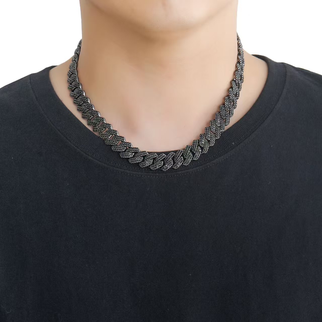 Black rhombus-shaped moissanite necklace and bracelet of flawless grade (VVS) quality. Trendy and personalized hip-hop style necklace suitable for men