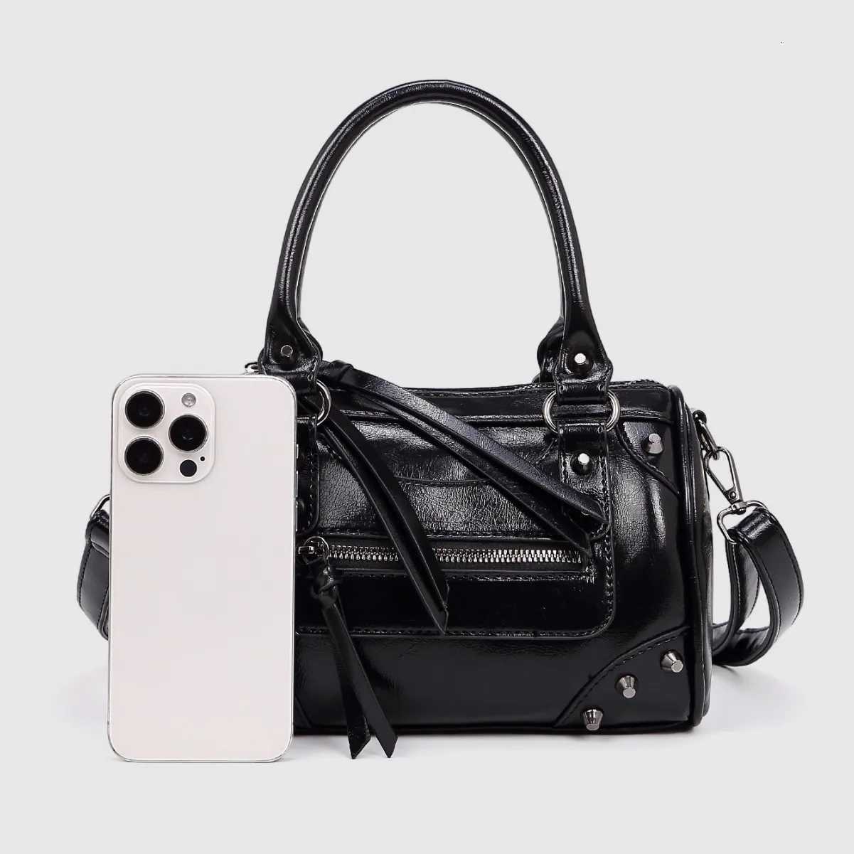 European and American Fashion Rivets Large Capacity Pillow Bag Bowling Motorcycle Handbag Single Shoulder Crossbody Womens BagZ260317