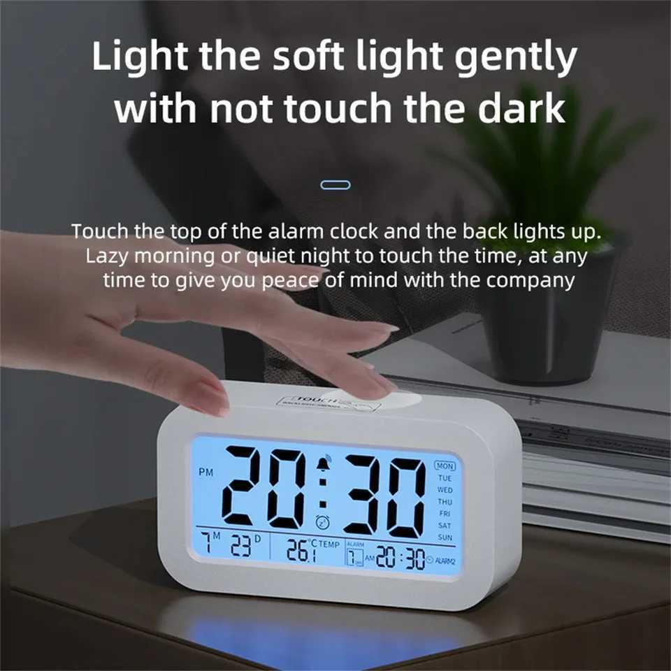 Battery Powered LCD Alarm Clock TEMP Date Week 3 Alarms Backlight Snooze Table Clock Night Vision Function12/24H Digital Clock D260318