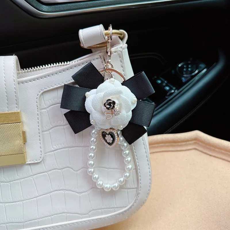 Creative thread with camellia keychain pearl chainfashionable European and American style personalized bag decoration pendant H260318 - view 6