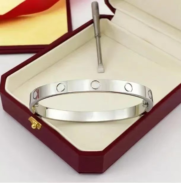 Charm Bracelets Luxuriou for Women Men Jewelry Cuff Stainless Steel Gold Silver Classic Permanent Buckle Couples Bracelet Designer Gift bangle 7d0 ab5