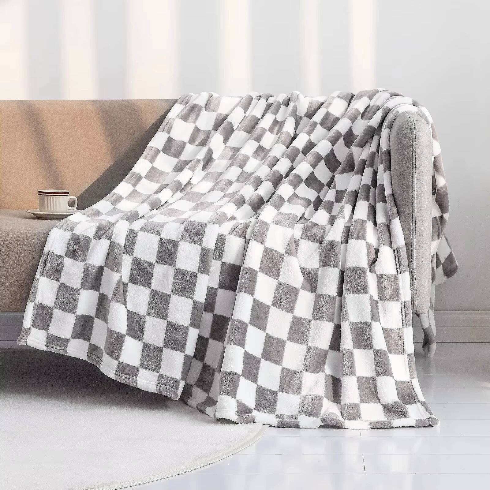 Chic 1pc Checkerboard Flannel Blanket, Retro Geometric & Print Soft Throw for Modern Style Gathering & Home Use Blanket, &