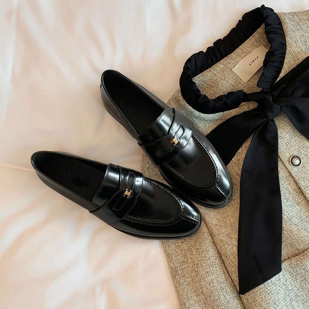 Gold Buckle Slip-On Lazy Black Loafers Shoes Designer Shoe Women British Style 2026 New Mode lSmall Leather Single Shoes