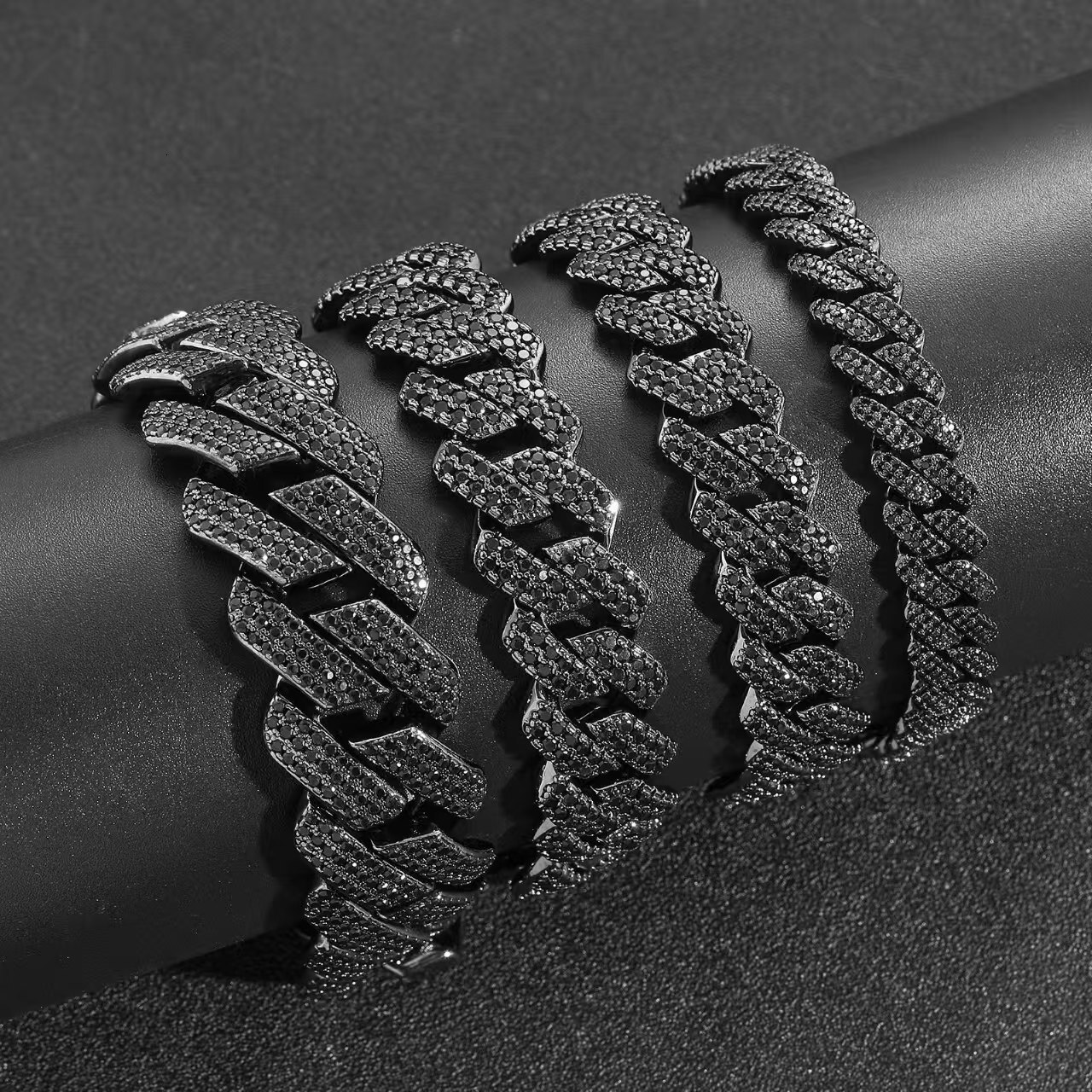 Black rhombus-shaped moissanite necklace and bracelet of flawless grade (VVS) quality. Trendy and personalized hip-hop style necklace suitable for men